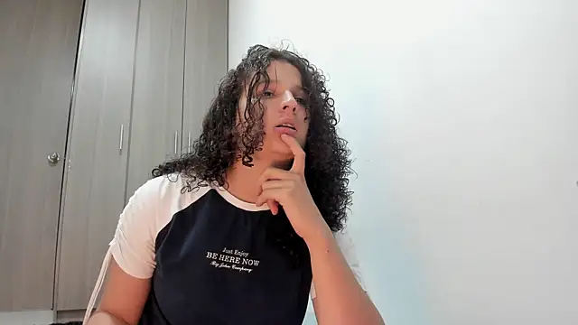 Snapshot of Cositarica_ chatting on 6, 10, 2025 Cositarica online show from 6, 10, 2025