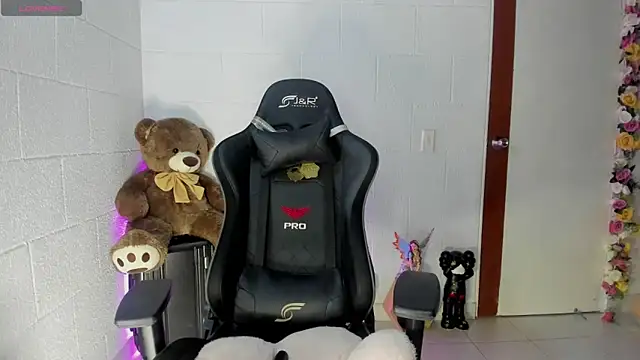 M isabel25 online show from 13, 1, 2025