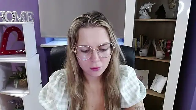 Zoey Erotic online show from 10, 11, 2025