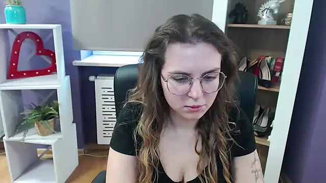 Zoey Erotic online show from 5, 3, 2025