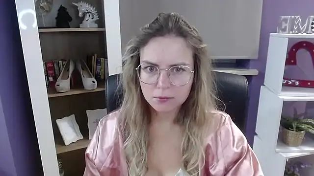 Zoey Erotic online show from 26, 9, 2025