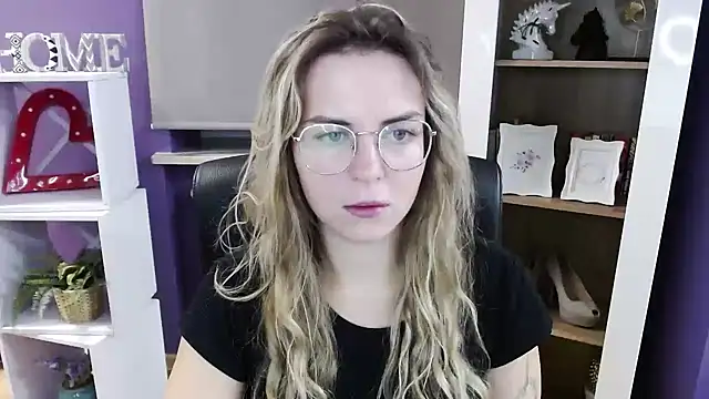 Zoey Erotic online show from 23, 10, 2025