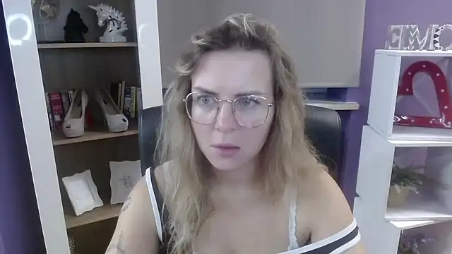 Zoey Erotic online show from 11, 9, 2025