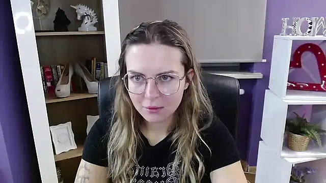 Zoey Erotic online show from 16, 10, 2025