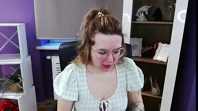 Zoey Erotic online show from 8, 4, 2026