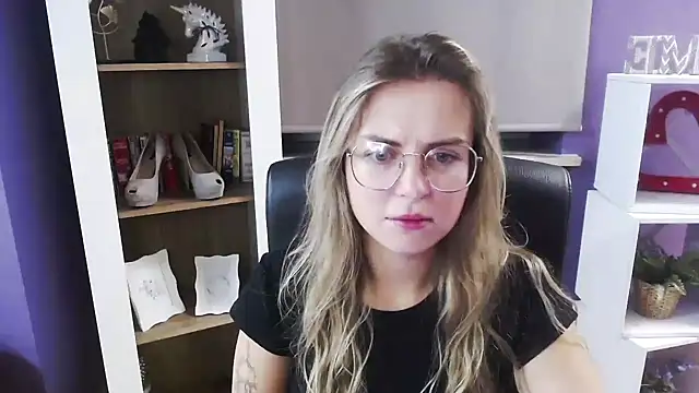 Zoey Erotic online show from 30, 9, 2025