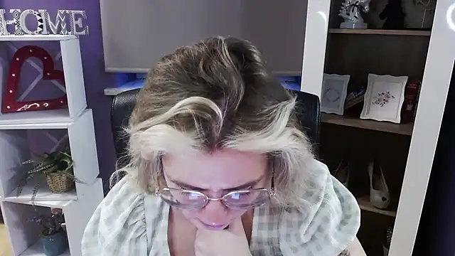 Zoey Erotic online show from 11, 3, 2026