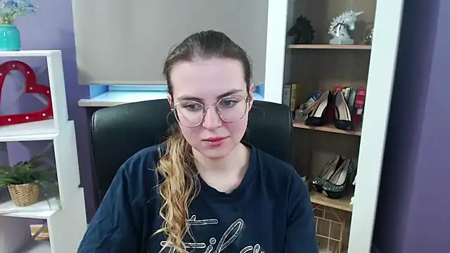 Zoey Erotic online show from 26, 2, 2025