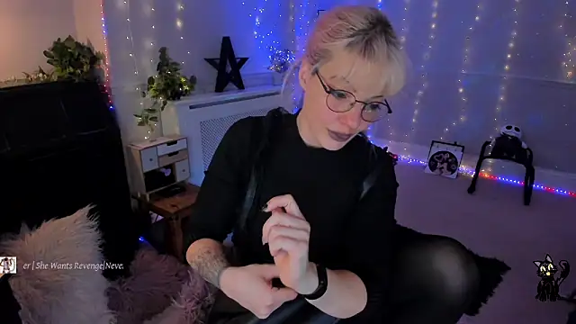 AliceW0lf online show from 3, 3, 2025