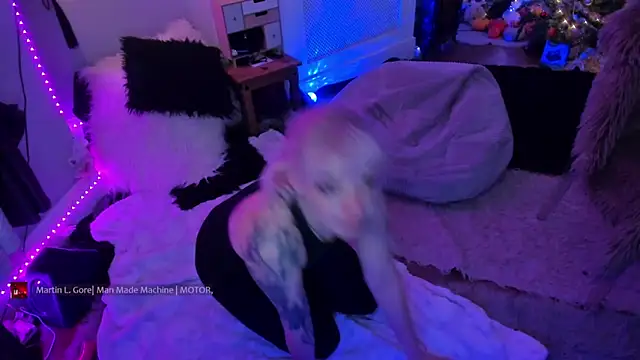 AliceW0lf online show from 10, 1, 2026