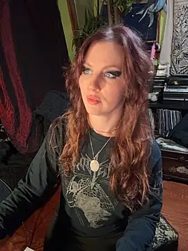 Snapshot of courtneyoccult chatting on 30, 10, 2025 courtneyoccult online show from 30, 10, 2025