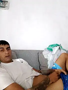 Snapshot of Elverguditojaja chatting on 3, 3, 2026 Elverguditojaja online show from 3, 3, 2026