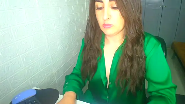 naughty sarahh online show from 12, 9, 2025