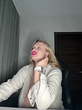 Evellyn online show from 23, 2, 2025