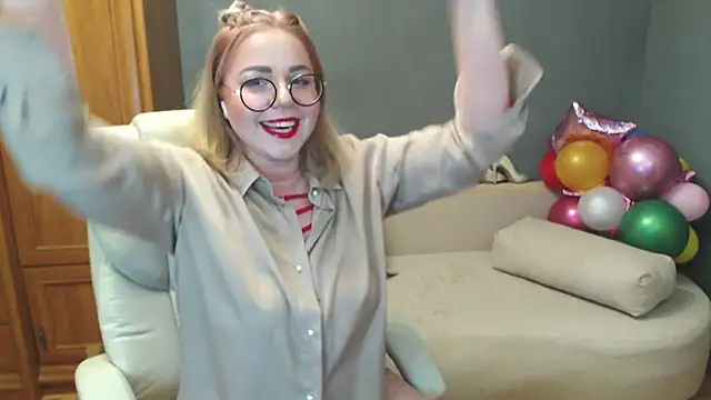 Cute sun online show from 28, 2, 2025