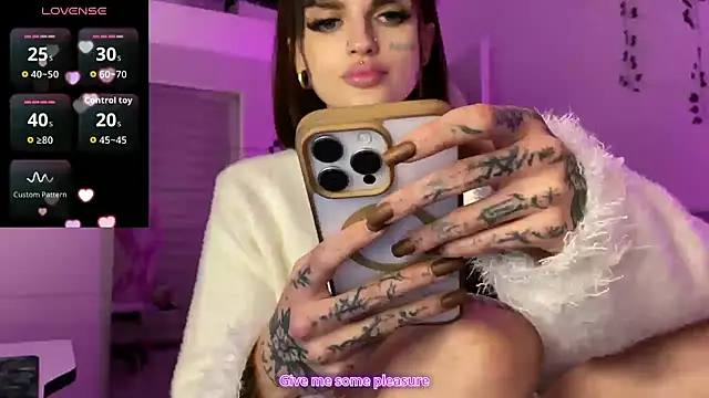 AkumaAmai online show from 9, 10, 2025