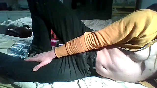 MmaxX004 online show from 8, 3, 2025