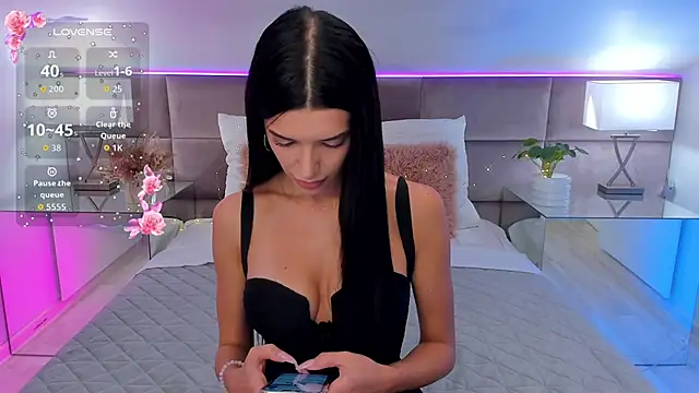 JasmiLyn online show from 18, 9, 2025