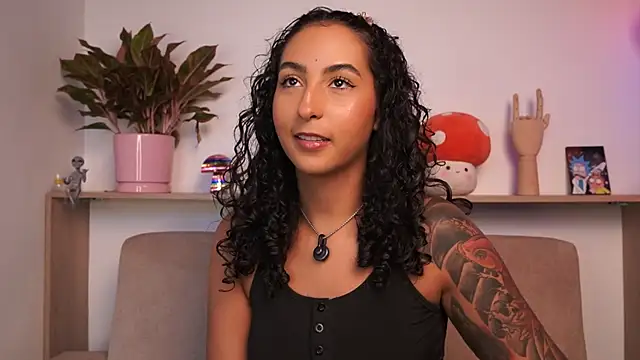 Snapshot of agatha_collins_ chatting on 28, 6, 2026 agatha collins online show from 28, 6, 2026