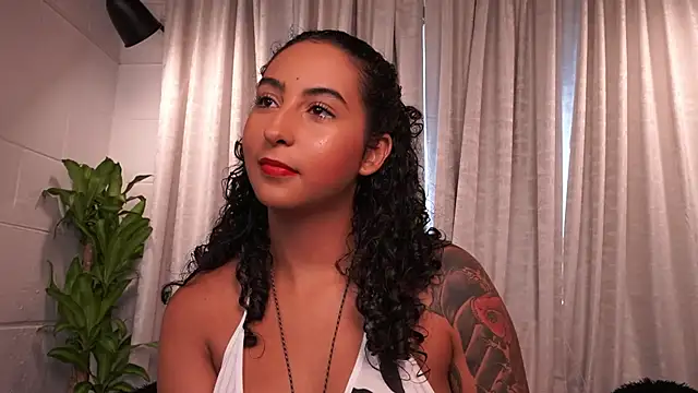 agatha collins  online show from 27, 11, 2025