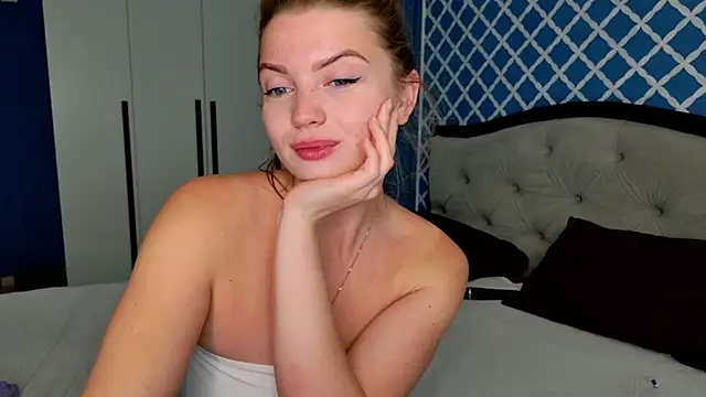 Busty Redhead online show from 31, 5, 2026