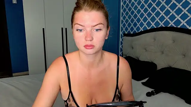 Busty Redhead online show from 11, 6, 2026