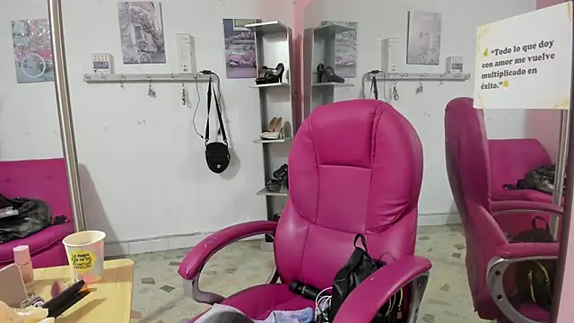 Snapshot of CAMILA--REY chatting on 10, 2, 2026 CAMILA--REY online show from 10, 2, 2026