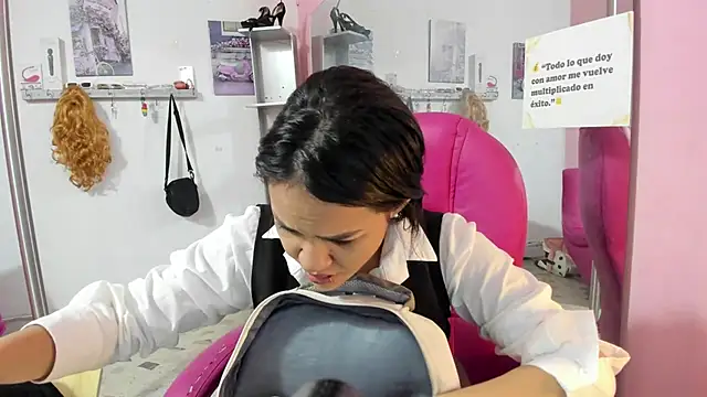 Snapshot of CAMILA--REY chatting on 25, 2, 2026 CAMILA--REY online show from 25, 2, 2026