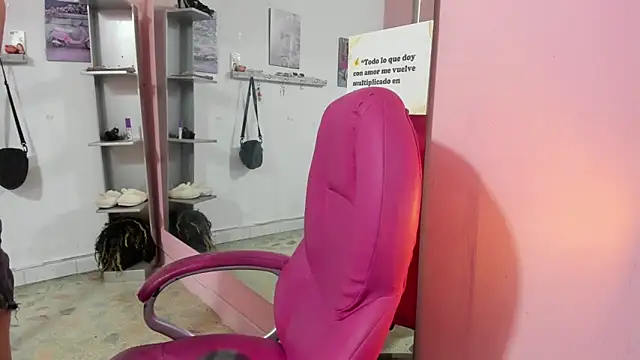 Snapshot of CAMILA--REY chatting on 1, 3, 2026 CAMILA--REY online show from 1, 3, 2026