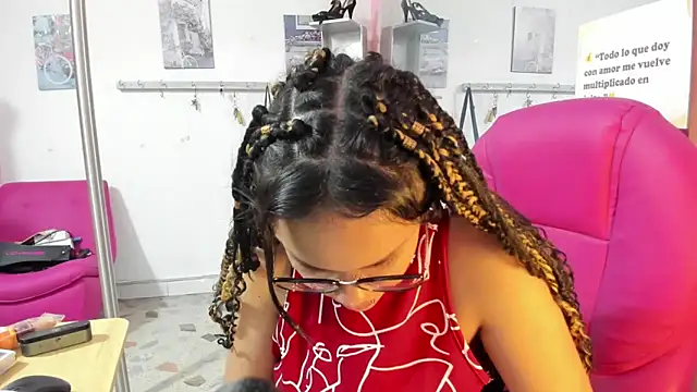 Snapshot of CAMILA--REY chatting on 17, 2, 2026 CAMILA--REY online show from 17, 2, 2026