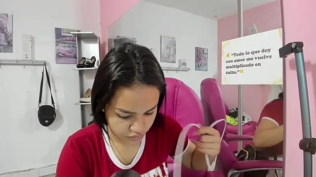 Snapshot of CAMILA--REY chatting on 8, 2, 2026 CAMILA--REY online show from 8, 2, 2026