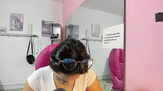 Snapshot of CAMILA--REY chatting on 17, 1, 2026 CAMILA--REY online show from 17, 1, 2026