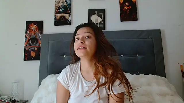 Snapshot of 3littleschoolteens chatting on 7, 1, 2026 3littleschoolteens online show from 7, 1, 2026