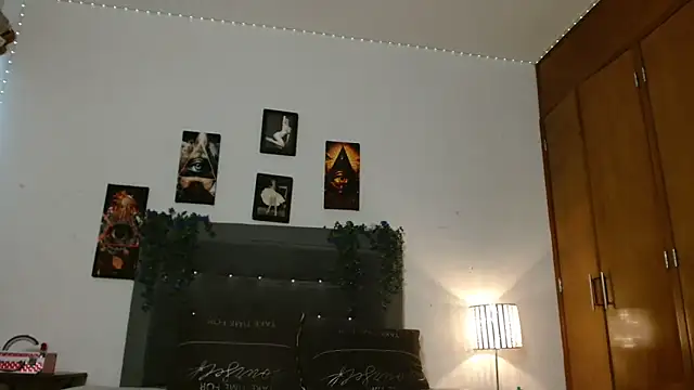 Snapshot of 3littleschoolteens chatting on 18, 12, 2025 3littleschoolteens online show from 18, 12, 2025