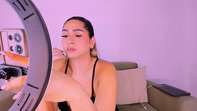 Snapshot of ISABELLASSMITH chatting on 25, 2, 2025 ISABELLASSMITH online show from 25, 2, 2025