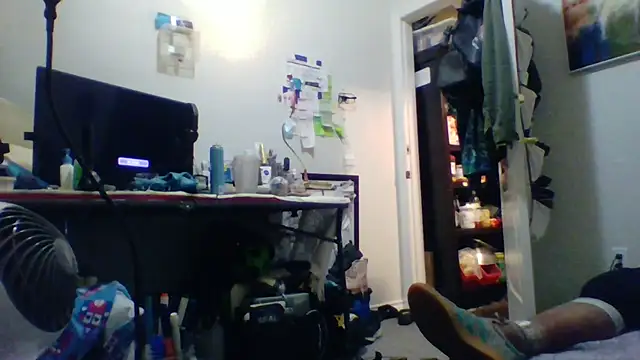 CleanGrey online show from 7, 6, 2026