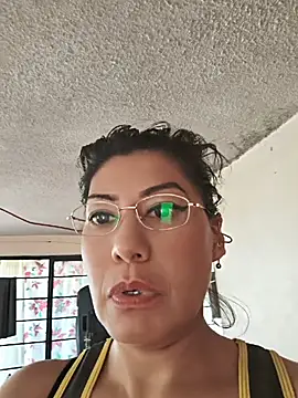 LaInsaciableIntensa online show from 8, 5, 2026