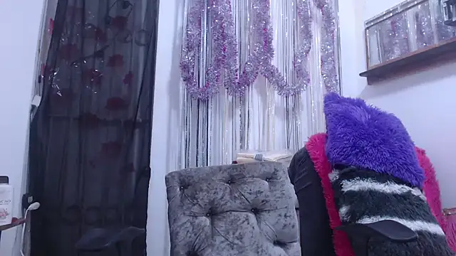 heyline milf online show from 2, 3, 2025