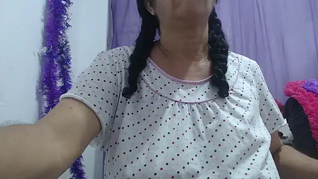 heyline milf online show from 17, 10, 2025