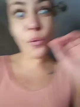 Snapshot of Keli_Jessi chatting on 15, 12, 2025 Keli Jessi online show from 15, 12, 2025