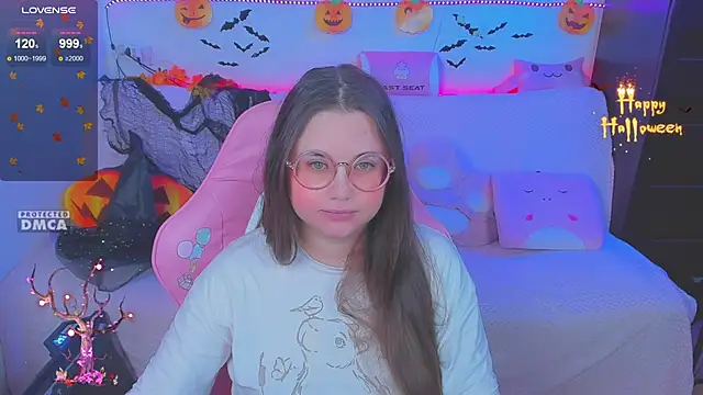 Lolisuccub online show from 17, 11, 2025