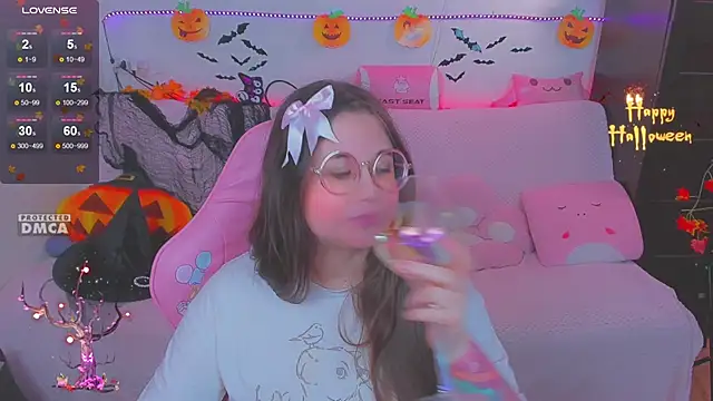 Lolisuccub online show from 26, 11, 2025