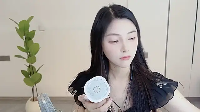 HaagenDazs  online show from 4, 3, 2025