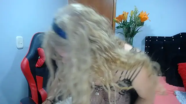 Ursulawhite69 online show from 25, 6, 2026
