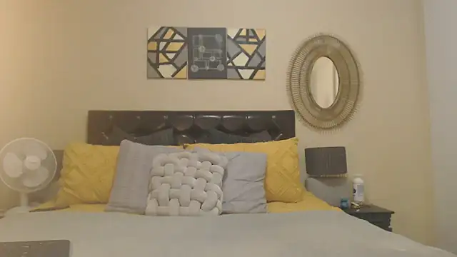 Creamyass22 online show from 14, 4, 2026