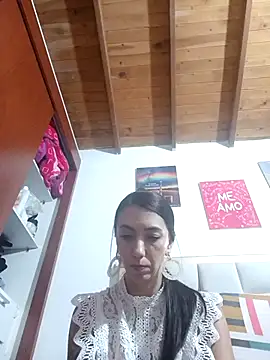 LunaZambrano online show from 5, 4, 2026