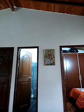 LunaZambrano online show from 6, 10, 2025