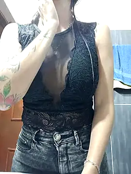 LunaZambrano online show from 15, 1, 2026