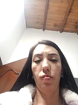 LunaZambrano online show from 6, 5, 2026
