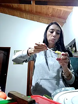 LunaZambrano online show from 14, 1, 2026